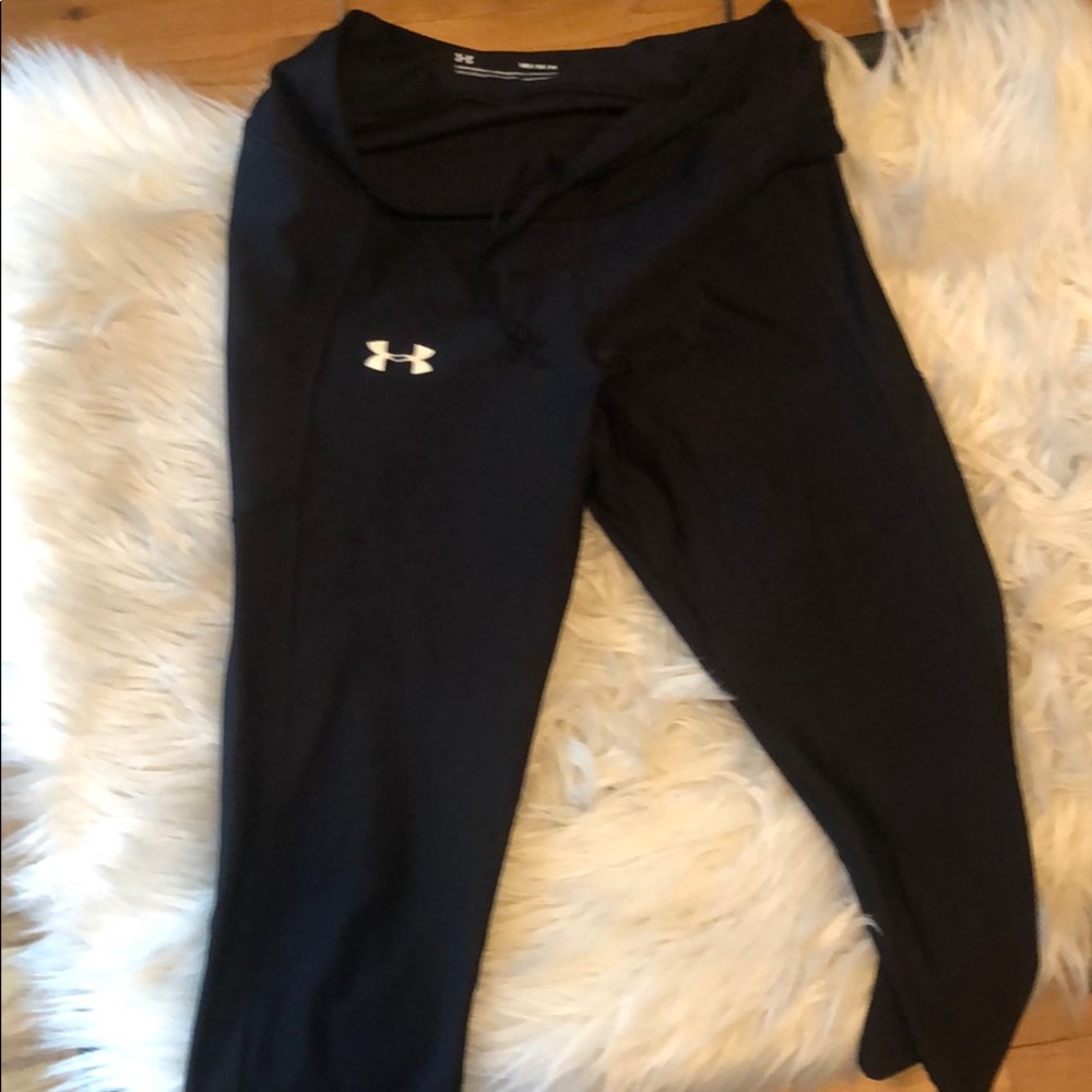 Under Armour Black Compression Capri Leggings
